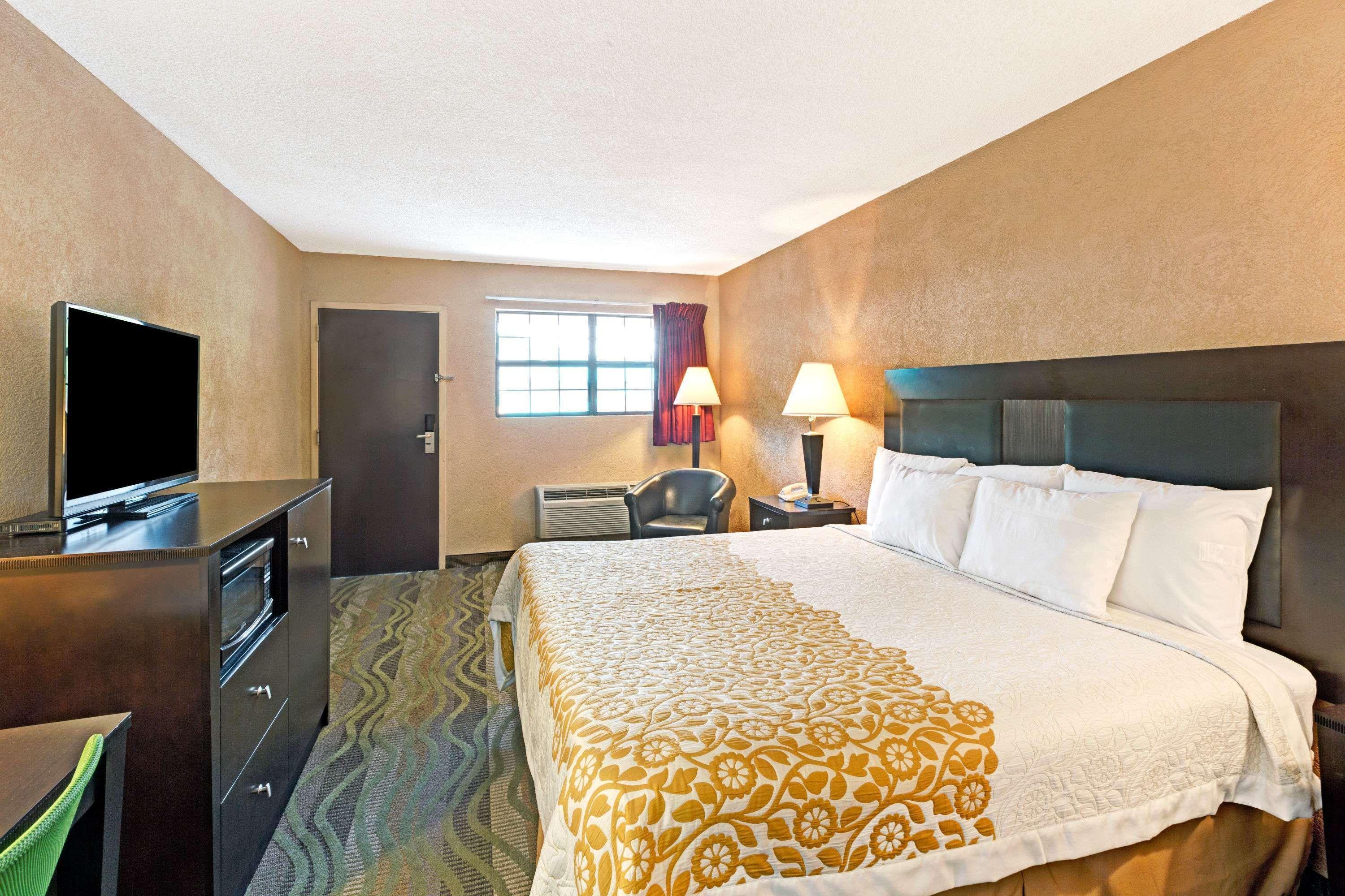 Days Inn By Wyndham Cherokee Near Casino Kültér fotó