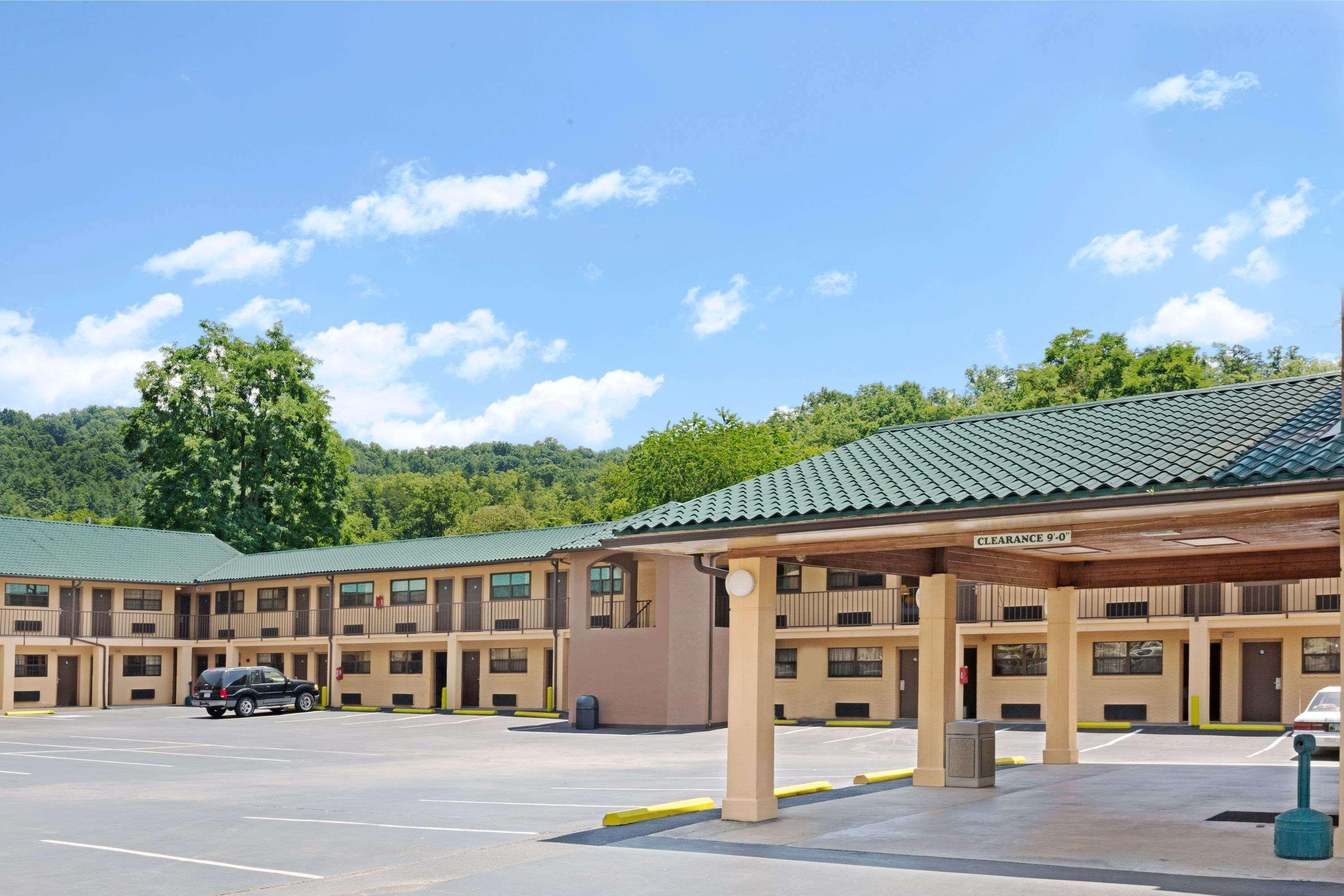 Days Inn By Wyndham Cherokee Near Casino Kültér fotó