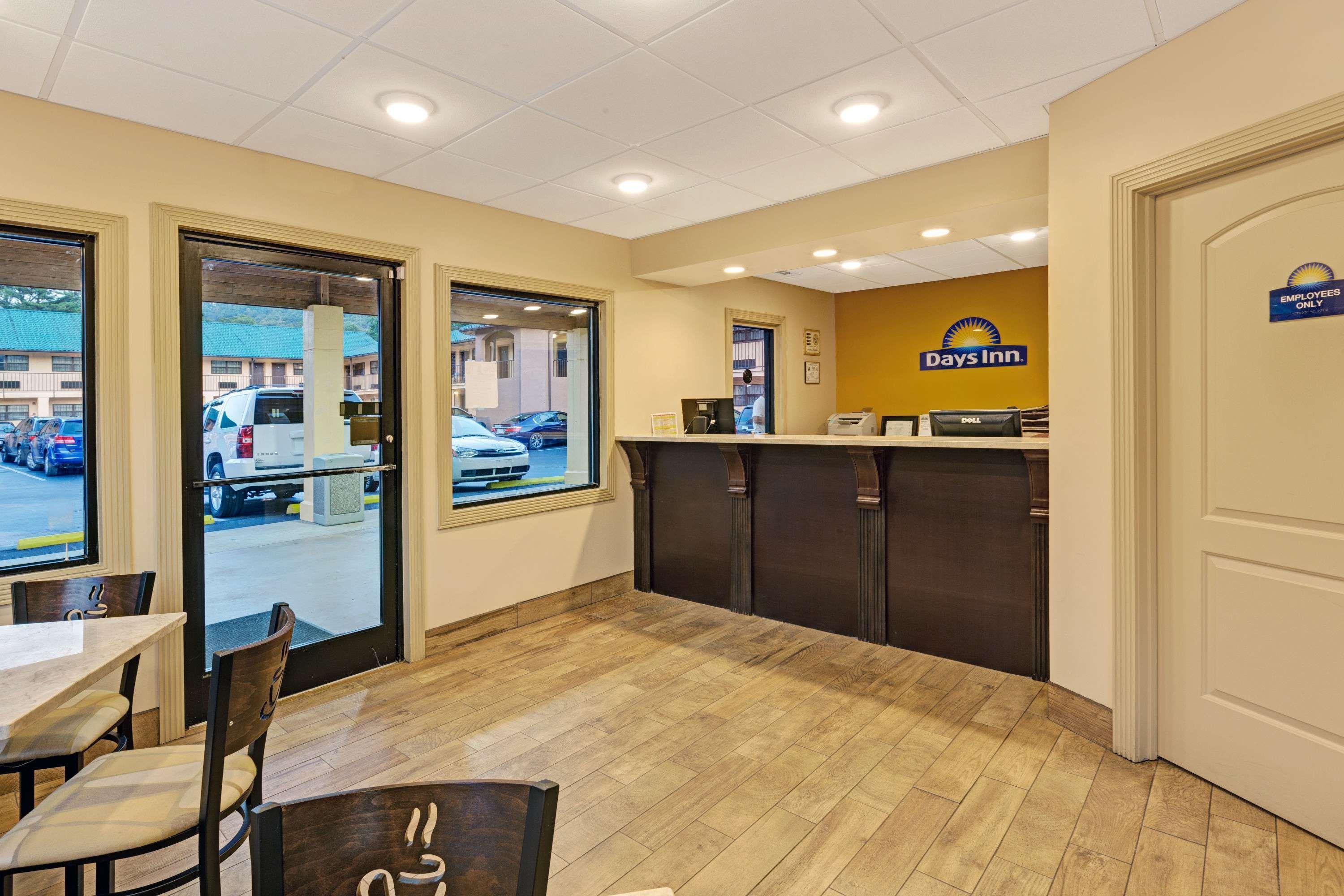 Days Inn By Wyndham Cherokee Near Casino Kültér fotó
